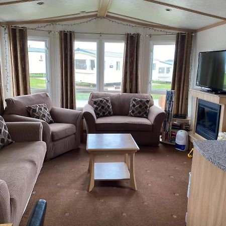 Chapmanholidaylets Cayton Bay Exterior photo